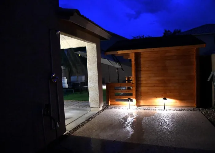 4 Season Heated Dream Pool Jacuzzi Sauna Villa