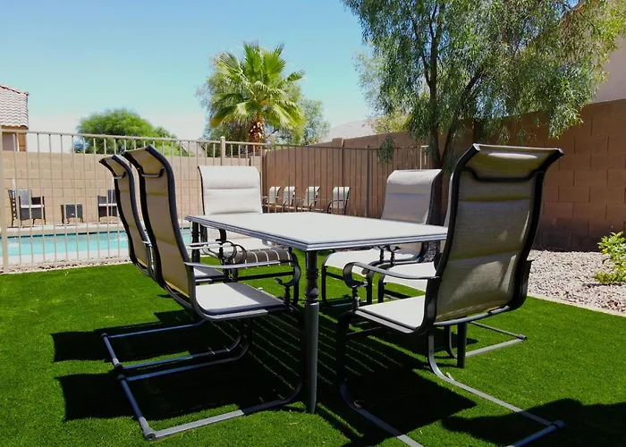 4 Season Heated Dream Pool Jacuzzi Sauna Villa