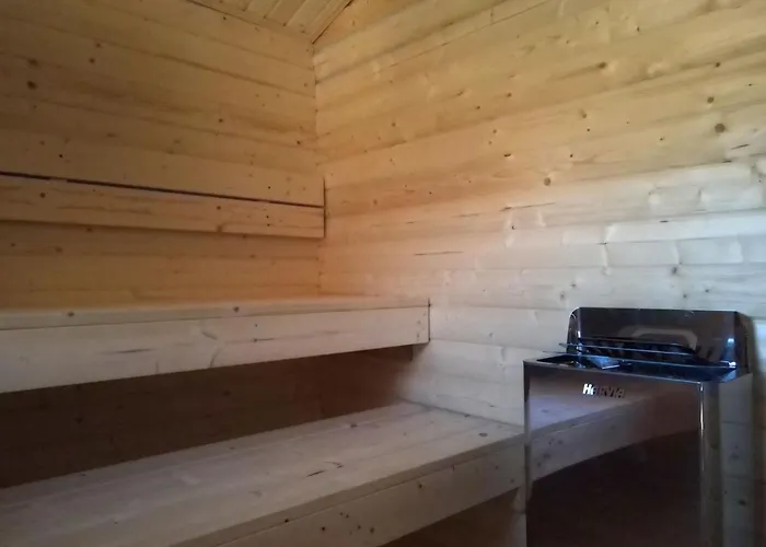 4 Season Heated Dream Pool Jacuzzi Sauna